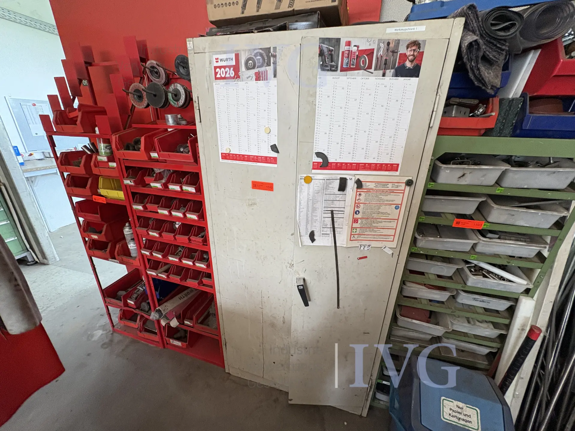 Stahl-Schrank